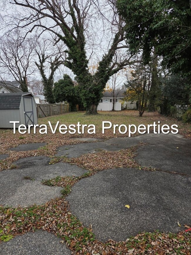 property at 31 S Myrtle St