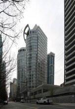 Palisades West in Vancouver, BC - Building Photo - Building Photo