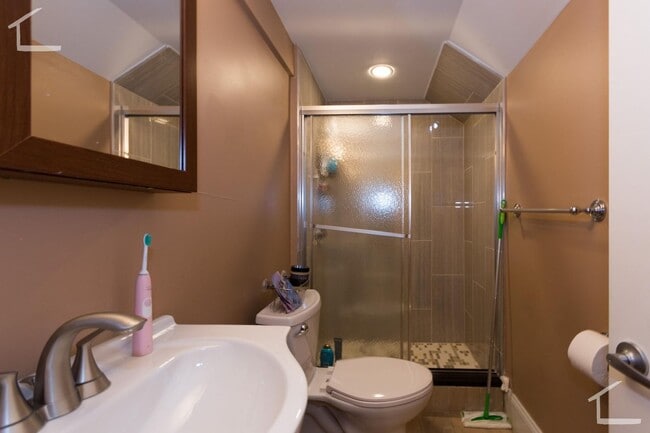 property at 8 St Lukes Rd