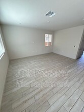 6033 Woodlands Lp in Roseville, CA - Building Photo - Building Photo
