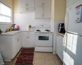 300 Lewis St in Greenville, NC - Building Photo - Building Photo