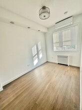 191-04 39th Ave in Queens, NY - Building Photo - Building Photo