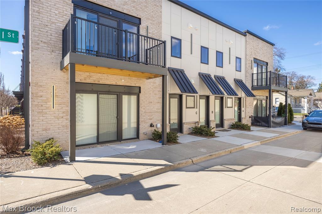 105 Laurel Ct in Royal Oak, MI - Building Photo