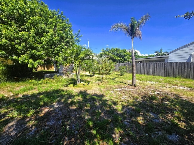 1115 S M St in Lake Worth Beach, FL - Building Photo - Building Photo