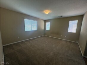 8292 Amphora St in Las Vegas, NV - Building Photo - Building Photo