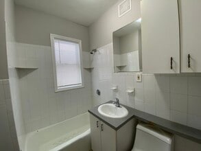 25 Business St, Unit 1 in Boston, MA - Foto de edificio - Building Photo