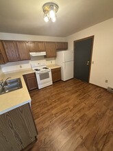 1120 W Hamilton Ave, Unit apt 5 in Eau Claire, WI - Building Photo - Building Photo