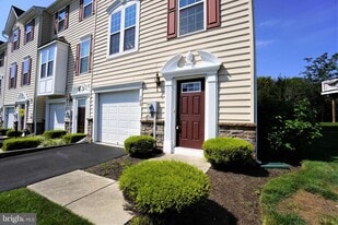 900 Susan Cir in North Wales, PA - Building Photo