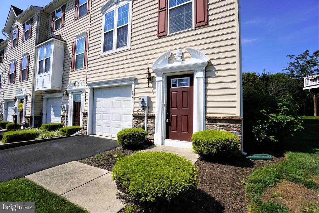 900 Susan Cir in North Wales, PA - Building Photo