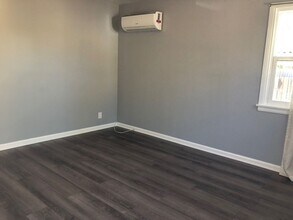 14200-14202 Erwin St in Los Angeles, CA - Building Photo - Building Photo