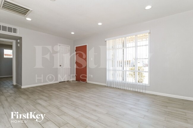 2735 W Royal Palm Rd in Phoenix, AZ - Building Photo - Building Photo