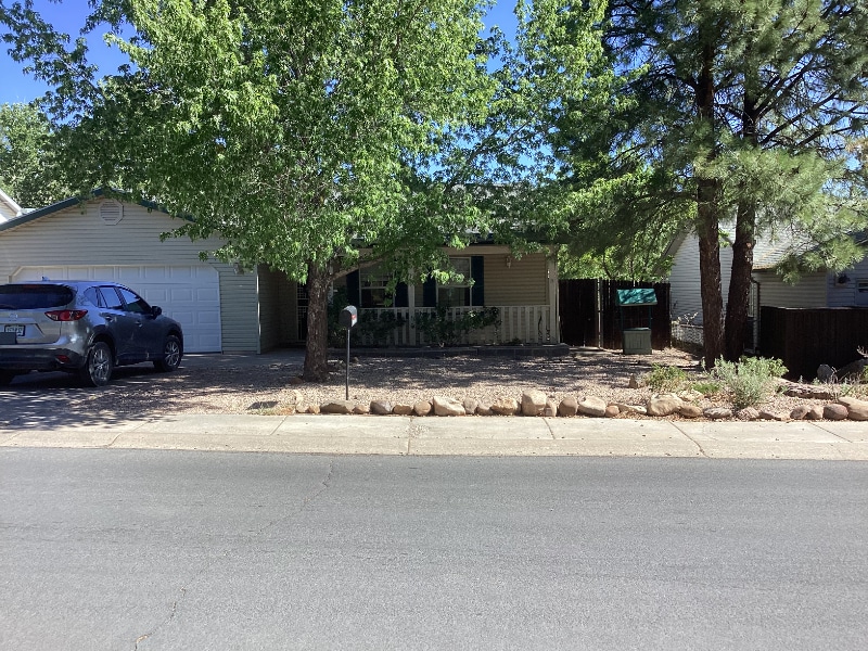 1800 W Oliver in Show Low, AZ - Building Photo