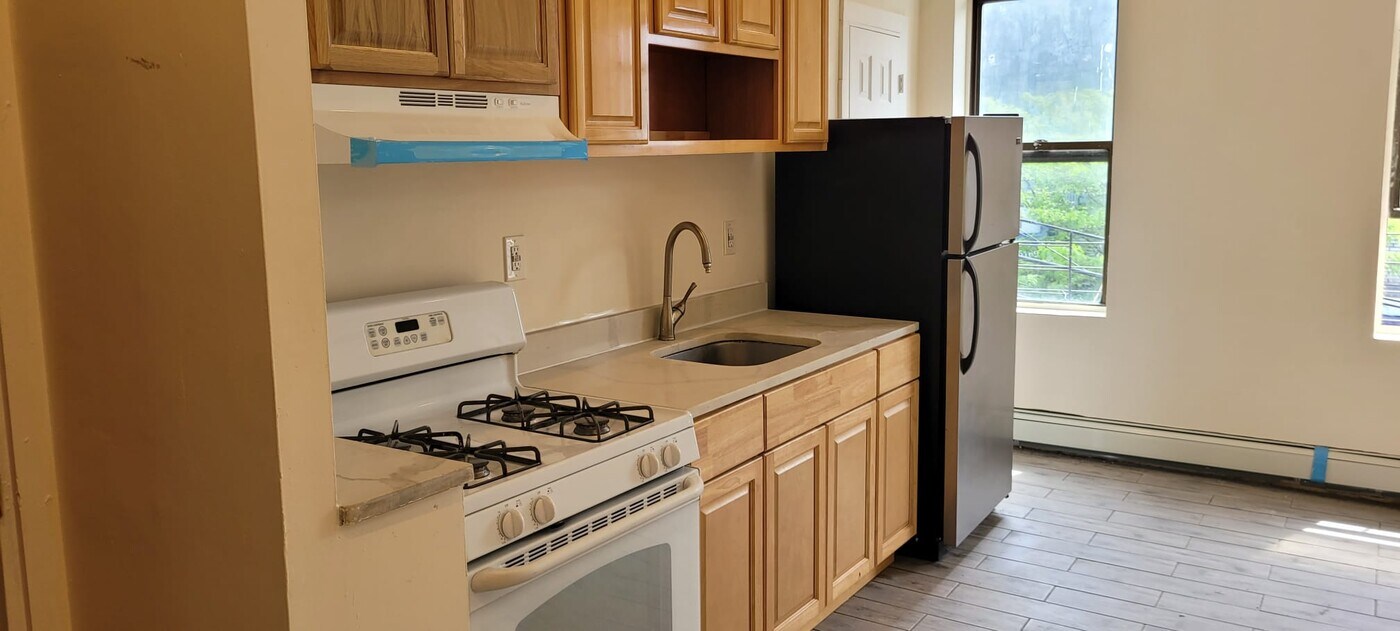 1875 Carter Ave, Unit 1s in Bronx, NY - Foto de edificio