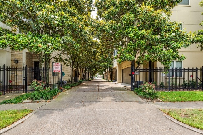 property at 2915 Pease St