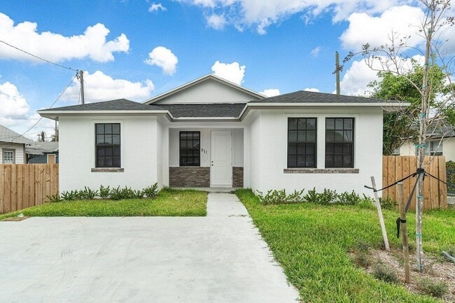 property at 911 8th St