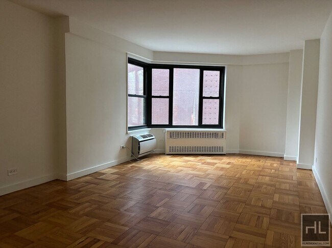 Fourth Avenue, Unit 3E