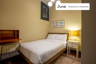 Room in Shared 4 bed/1 bath home in New York, NY - Building Photo