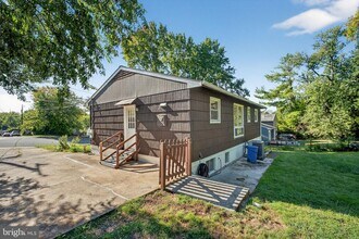 6000 Craft Rd in Alexandria, VA - Building Photo - Building Photo