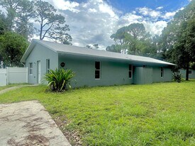 5106 Sanibel Ave in Fort Pierce, FL - Building Photo