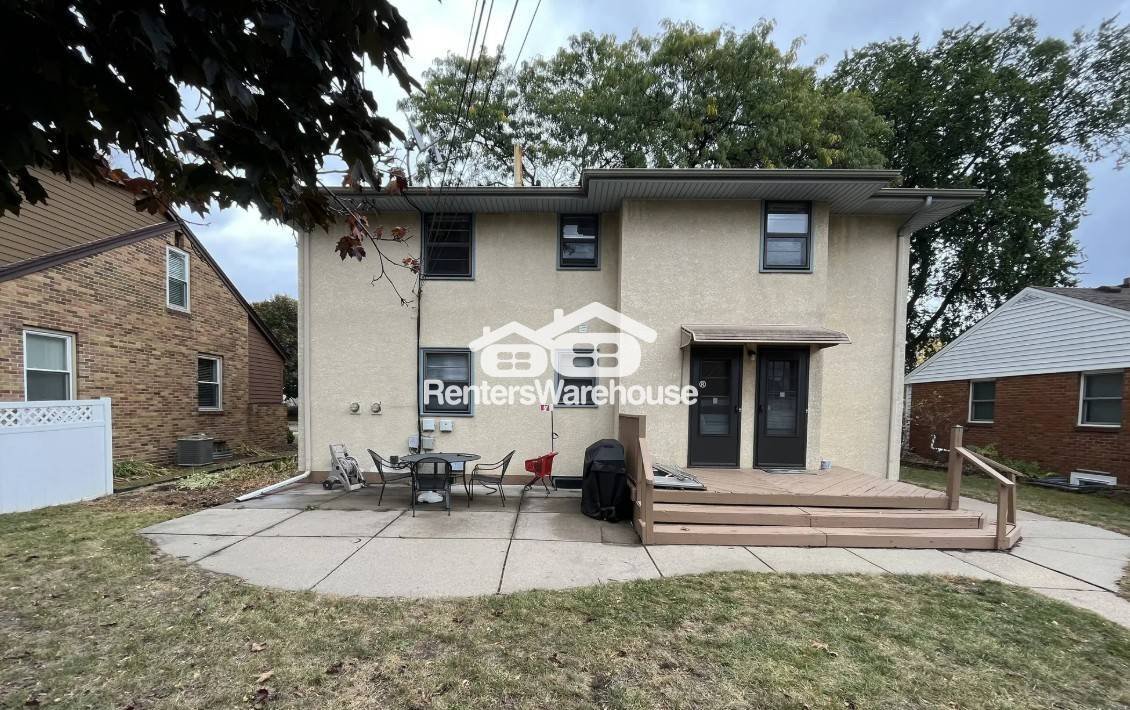 22 16th Ave N in Hopkins, MN - Building Photo