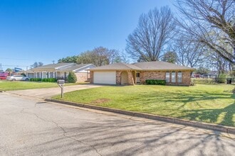 8208 Mark Ln in Fort Smith, AR - Building Photo - Building Photo