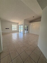 665 SE 25th Ln in Homestead, FL - Building Photo - Building Photo