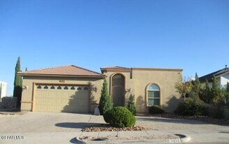 7377 Black Mesa Dr in El Paso, TX - Building Photo