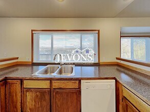 10709 Roseberg Ave S in Tukwila, WA - Building Photo - Building Photo