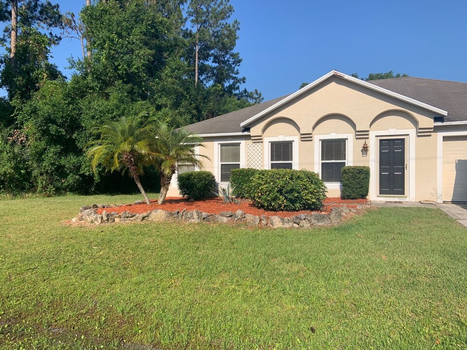 87 Brunswick Ln in Palm Coast, FL - Building Photo