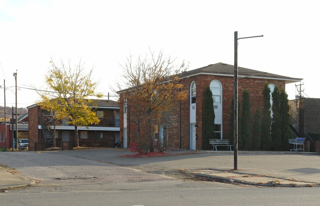 201 Washington Ave in Huntington, WV - Building Photo