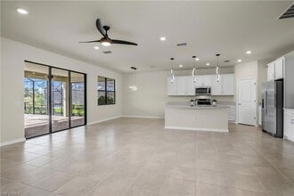 19828 Beverly Park Rd in Estero, FL - Building Photo - Building Photo