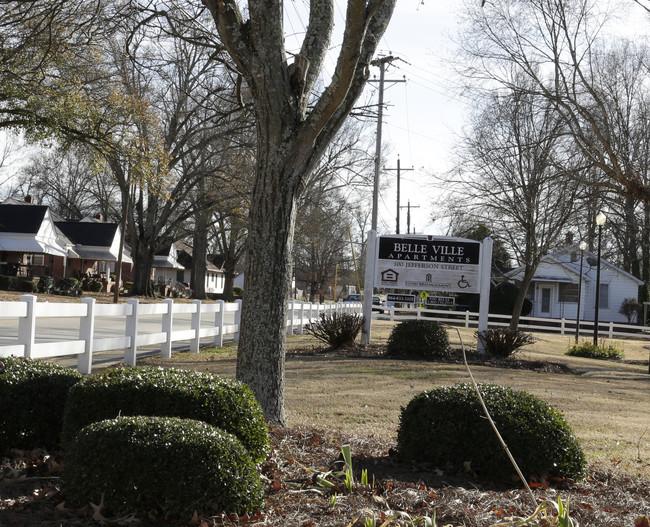 Belle Ville Apartments in Clinton, SC - Foto de edificio - Building Photo