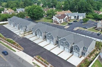 3648 Towne Point Rd in Portsmouth, VA - Building Photo - Building Photo