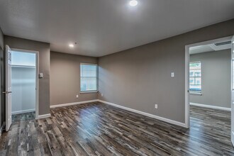 Cottonwood Park Village in Grand Prairie, TX - Building Photo - Interior Photo