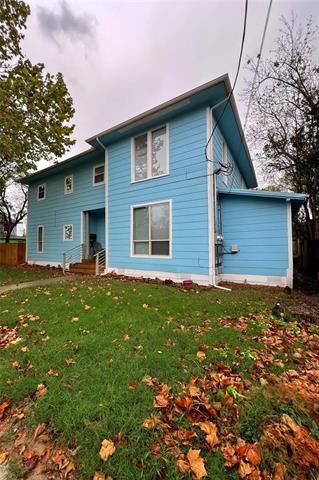 property at 209 W 6th St