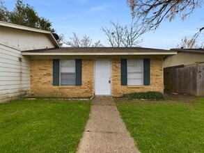 3300 Normand Dr in College Station, TX - Foto de edificio - Building Photo