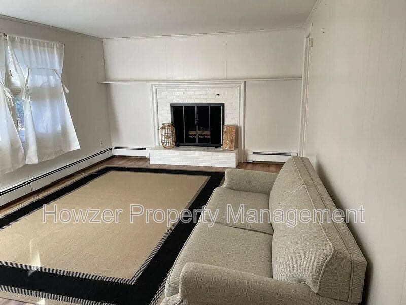 20 Ellis Dr in Barnstable, MA - Building Photo