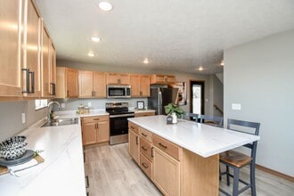 3900 S Caballo Ct in Sioux Falls, SD - Building Photo - Building Photo