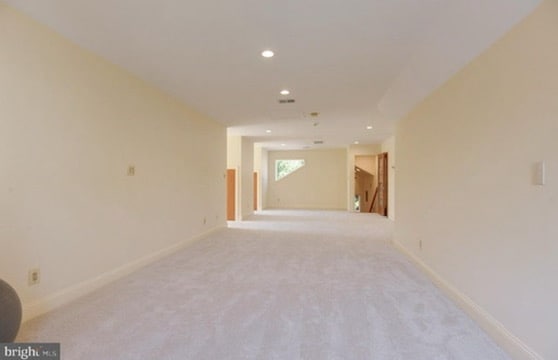12037 Stuart Ridge Dr in Herndon, VA - Building Photo - Building Photo