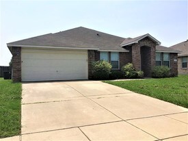 201 Rambling Way in Forney, TX - Building Photo