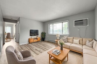 Norwalk Meadows in Norwalk, IA - Building Photo - Building Photo