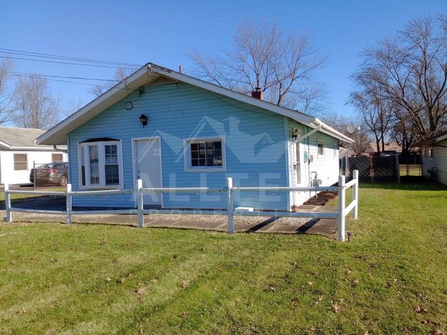 489 Southward Dr in Youngstown, OH - Foto de edificio - Building Photo