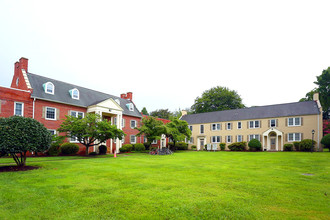 Larchmont Apartments in Norfolk, VA - Foto de edificio - Building Photo