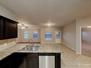 1104 Prelude Dr in Fort Worth, TX - Foto de edificio - Building Photo