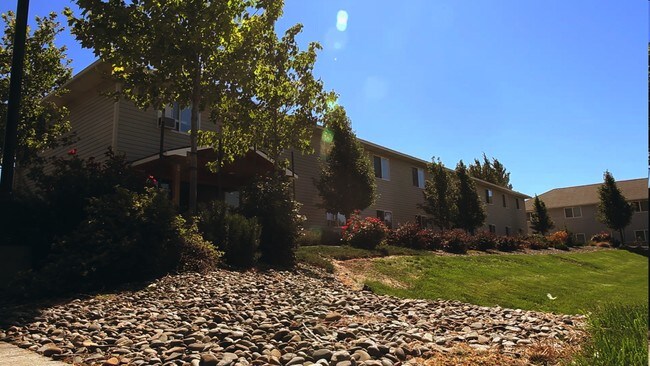 Baker Apartments in Ellensburg, WA - Foto de edificio - Building Photo