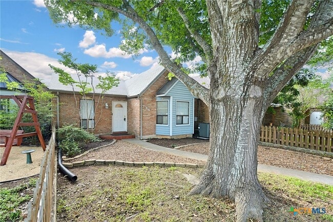 736 Summerwood Dr in New Braunfels, TX - Building Photo - Building Photo