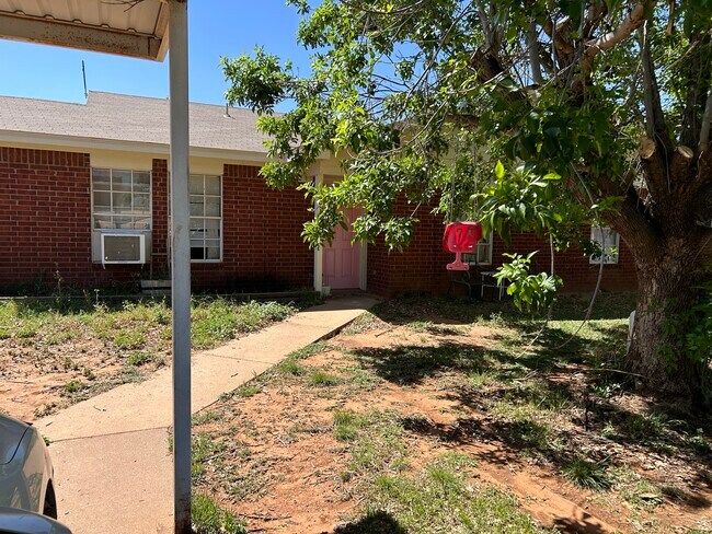 314 SE Railroad St in Bronte, TX - Building Photo - Building Photo