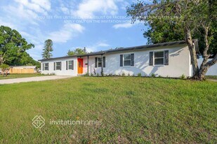 4000 Marlin Dr SE in St. Petersburg, FL - Building Photo