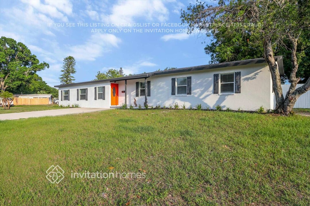 4000 Marlin Dr SE in St. Petersburg, FL - Building Photo