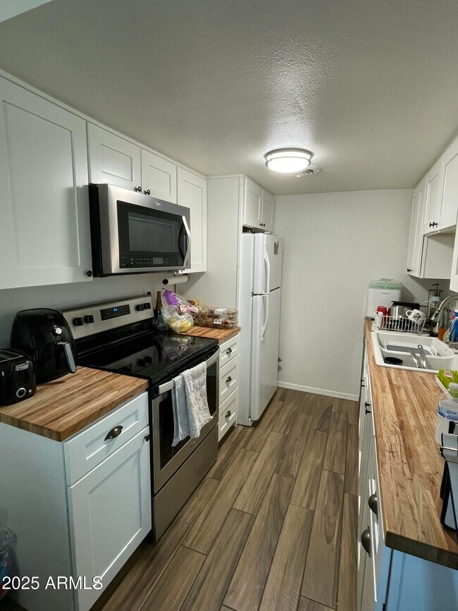 1029 N Granite Reef Rd in Scottsdale, AZ - Building Photo - Building Photo